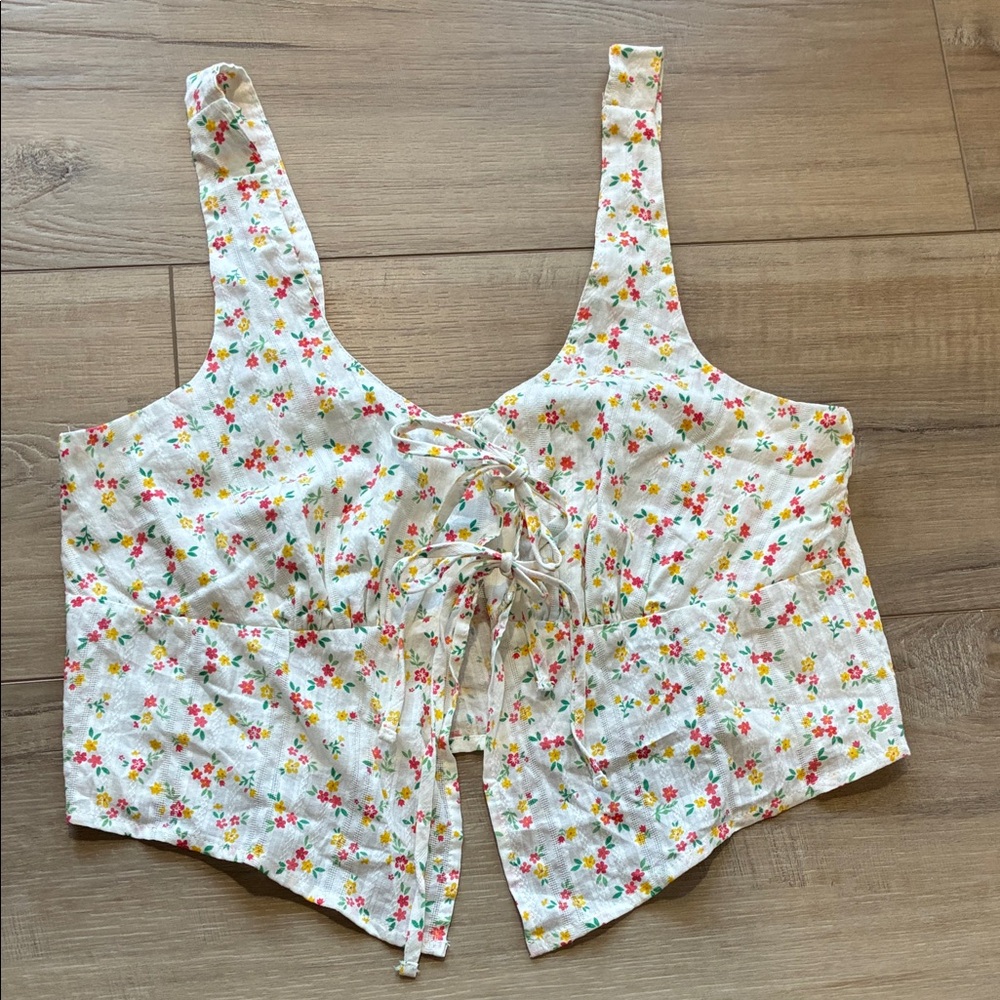 No Boundaries White Floral Lace-Up Crop Tank Top